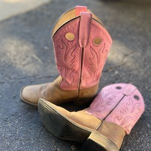 Girls boots